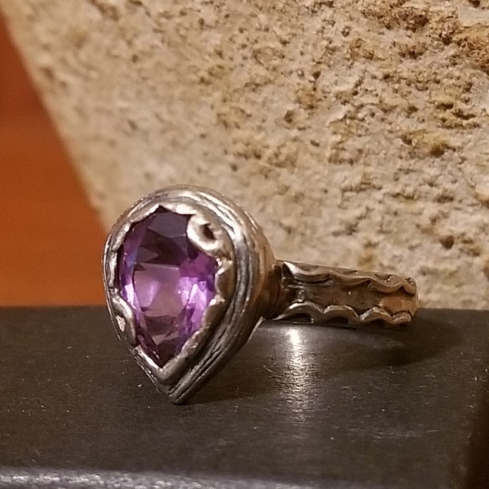 Silpada Sterling Silver Ring with Purple Teardrop Gem - Picture 2 of 13